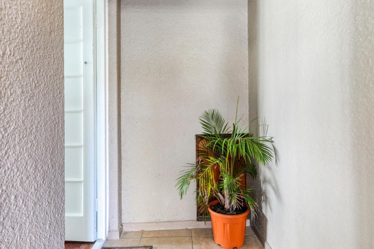 Apartment Backup-power Trendy 2 Bed Balcony Kapstadt