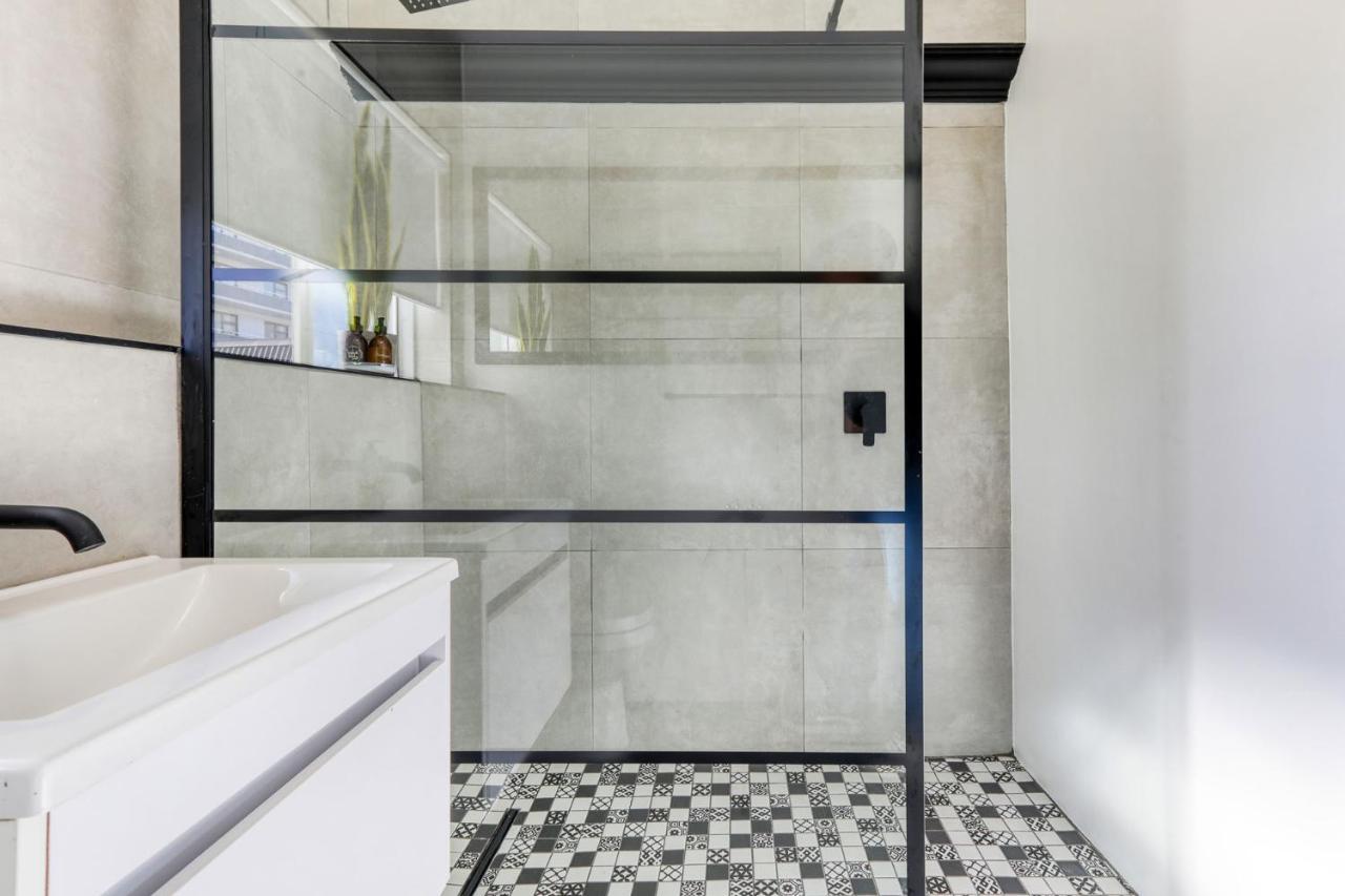 Backup-power Trendy 2 Bed Balcony Apartment *