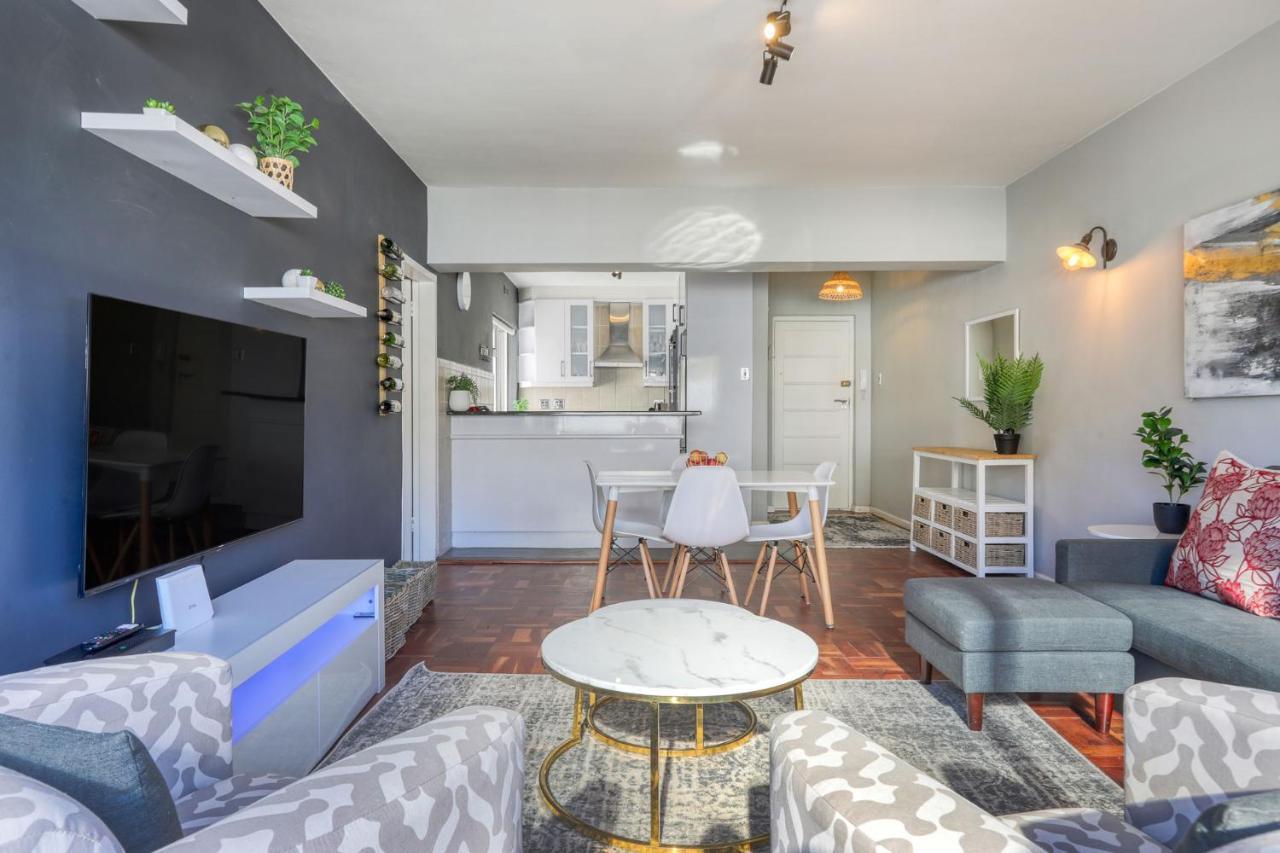 Backup-power Trendy 2 Bed Balcony Apartment